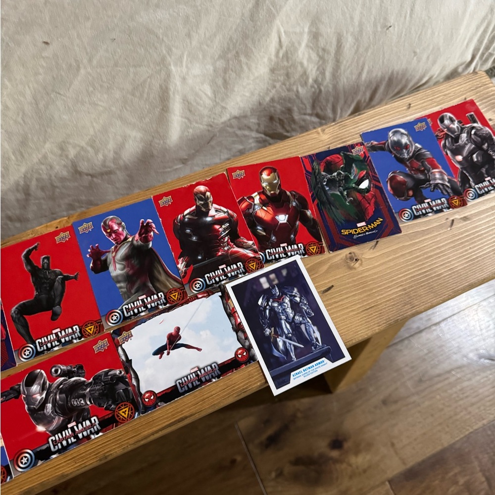 Marvel Superhero Trading Cards Set